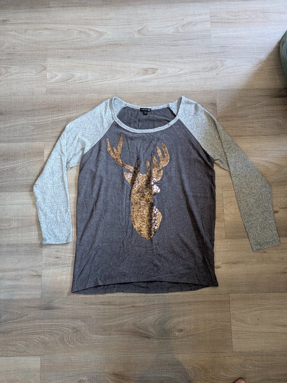 EUC Reindeer Sequins Sweater